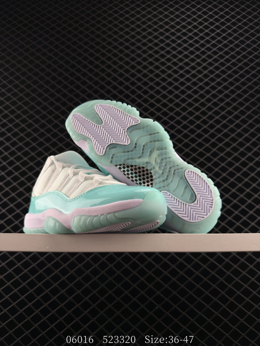 Nike Air Jordan 11 Retro Low